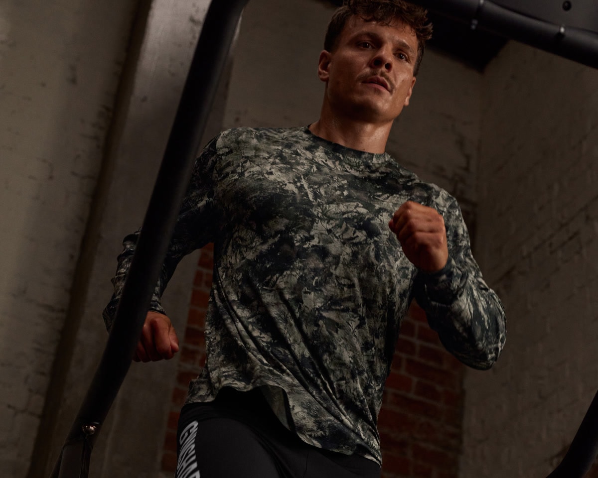 LOOK SICK. RUN FAST.
